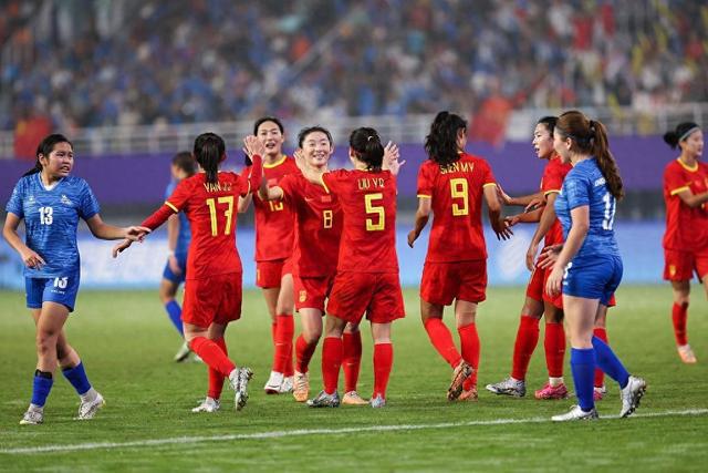 关于中国女足阵容整齐有序，赢得胜利的信息