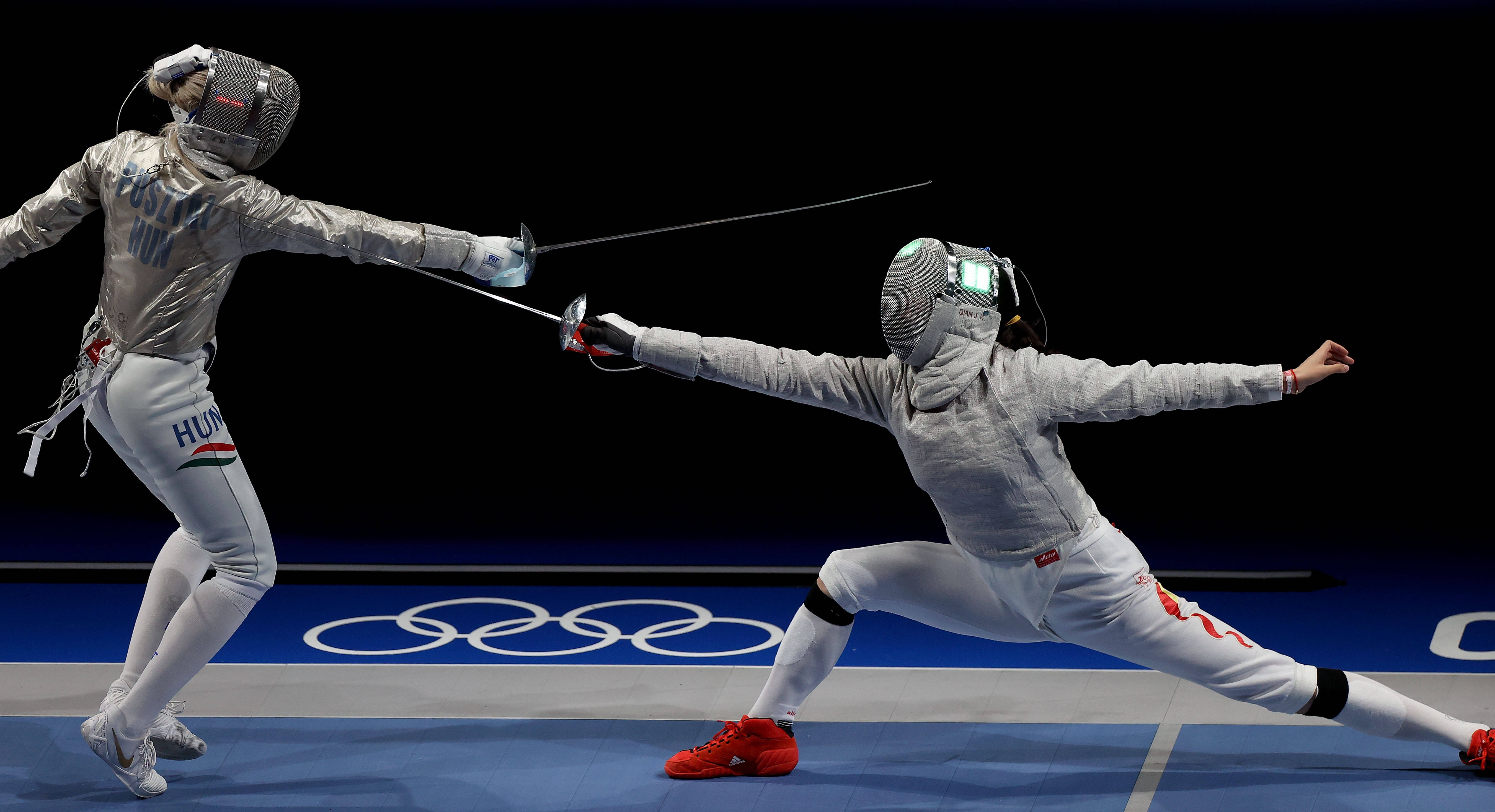 女子击剑比赛中不败神话继续