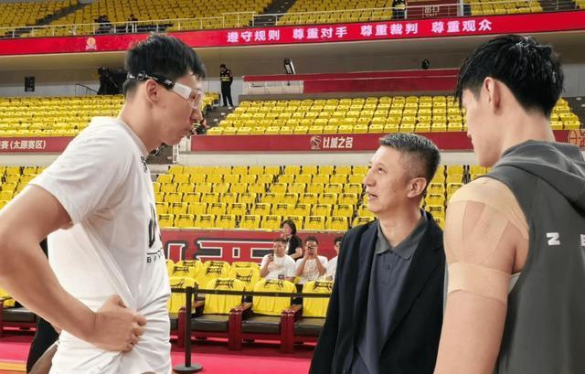 因伤缺席多场比赛，队员状态受到质疑的简单介绍