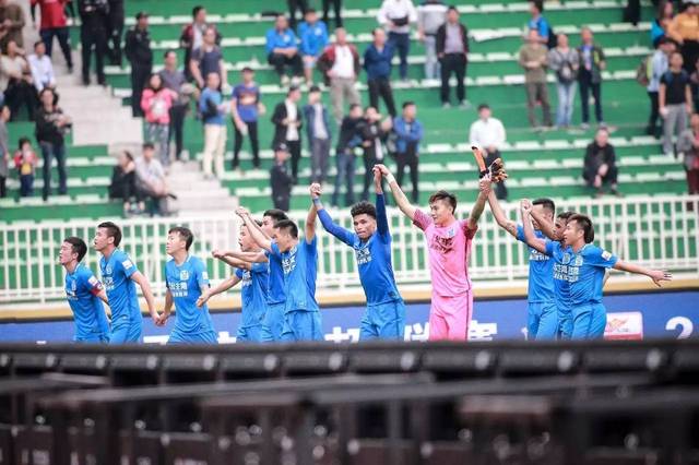 广州富力首发阵容曝光杨善平向球迷致意