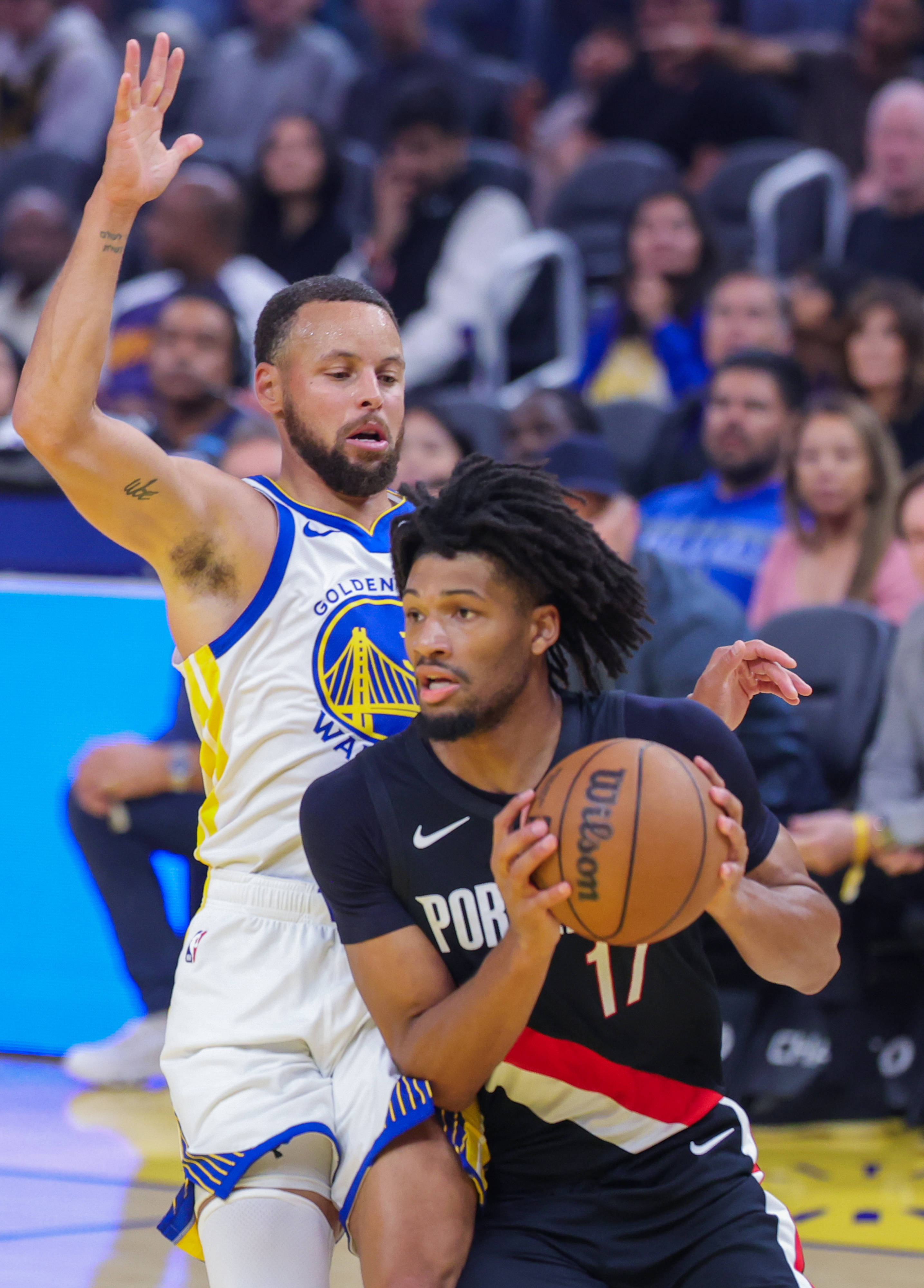 NBA最新赛事：骑士大胜勇士