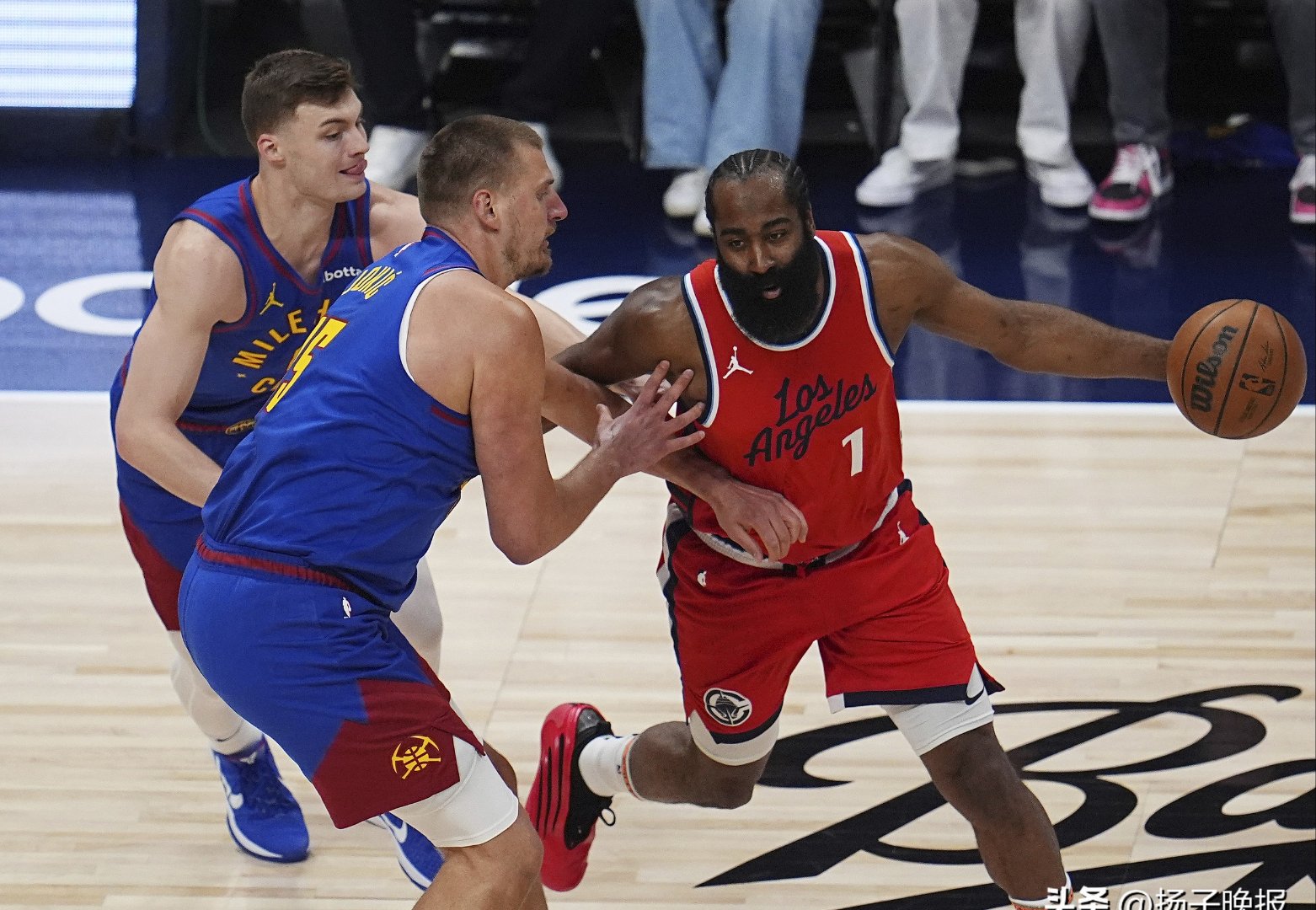 雄鹿队全国首轮,击败开拓者队 雄鹿队全国首轮,击败开拓者队