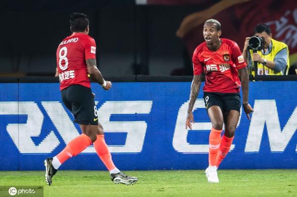 上港客场不敌广州恒大，遇到连败