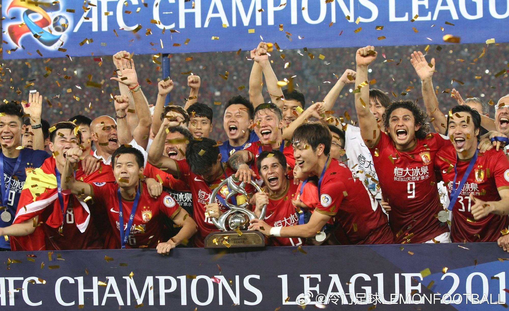 上港客场不敌广州恒大，遇到连败