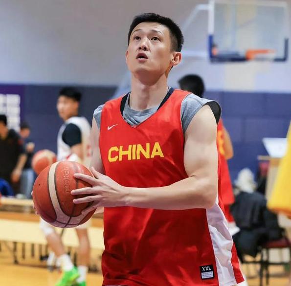 贵州男篮卓越表现,轻松战胜对手 贵州男篮卓越表现,轻松战胜对手