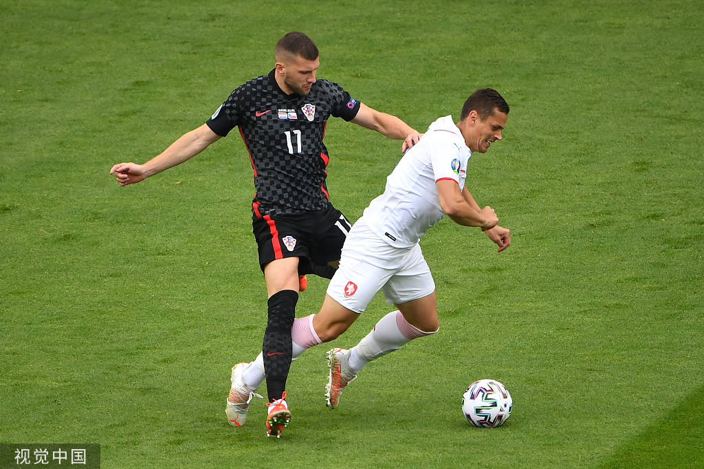 捷克惊险胜利，晋级形势乐观