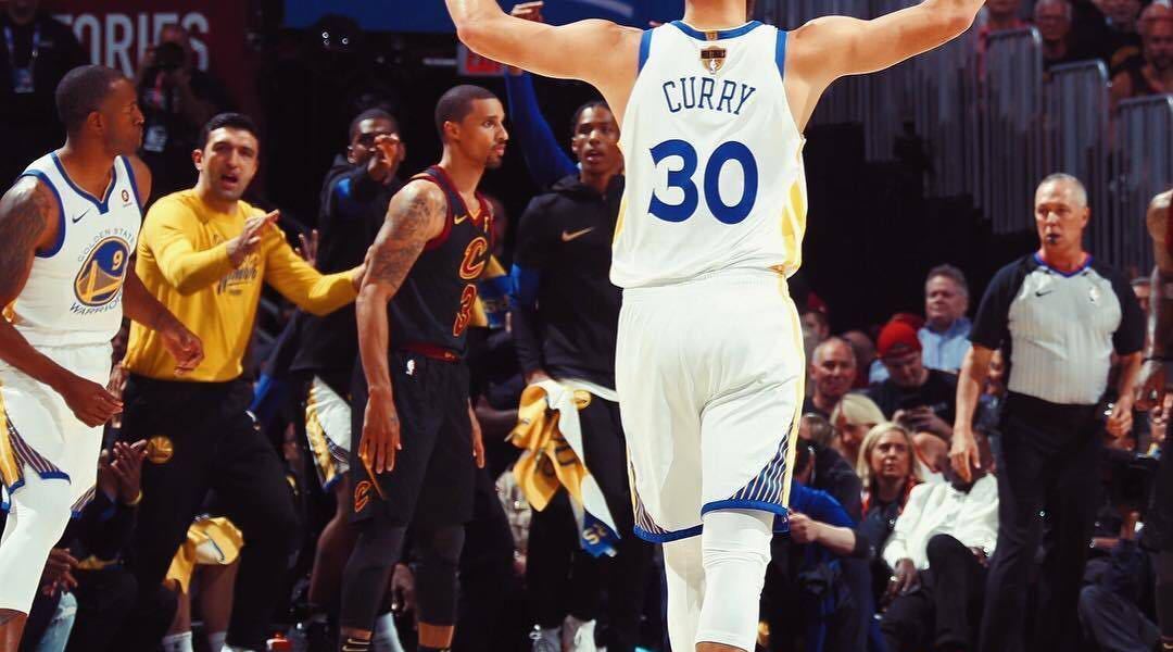 菲律宾男篮翻盘意大利男篮，库里高光表现的简单介绍