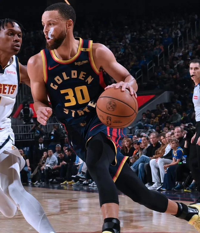 关于勇士横扫灰熊，威斯布鲁克统治全场的信息