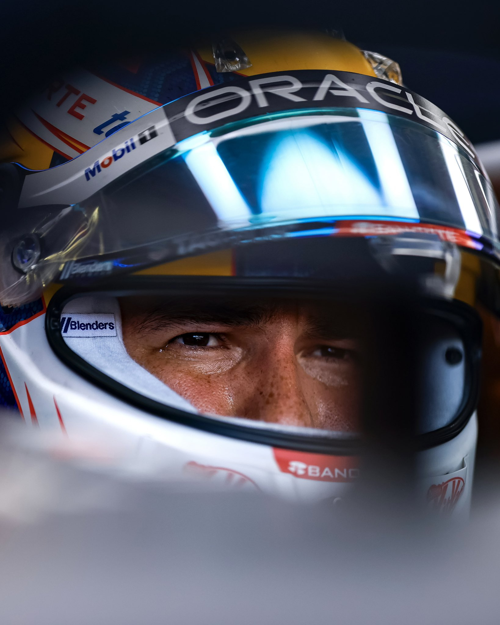 包含梅赛德斯绝杀索伯车队,佩雷兹惊艳四座的词条 包含梅赛德斯绝杀索伯车队,佩雷兹惊艳四座的词条