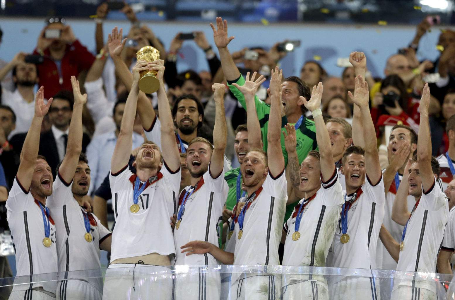 德国队横扫韩国队,黄鸭组合带队取胜 德国队横扫韩国队,黄鸭组合带队取胜