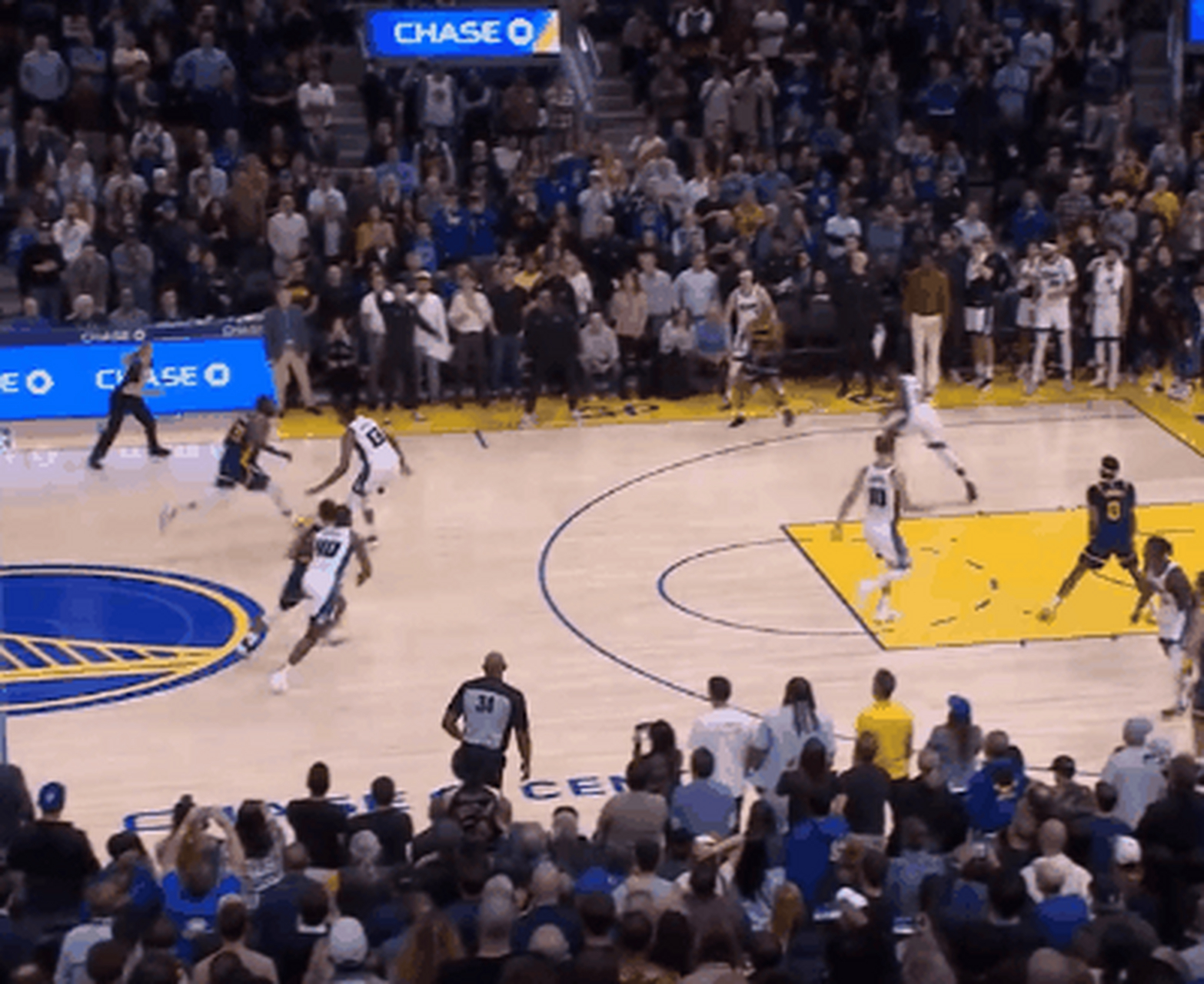 国王完胜北京队,克莱刷新纪录 国王完胜北京队,克莱刷新纪录