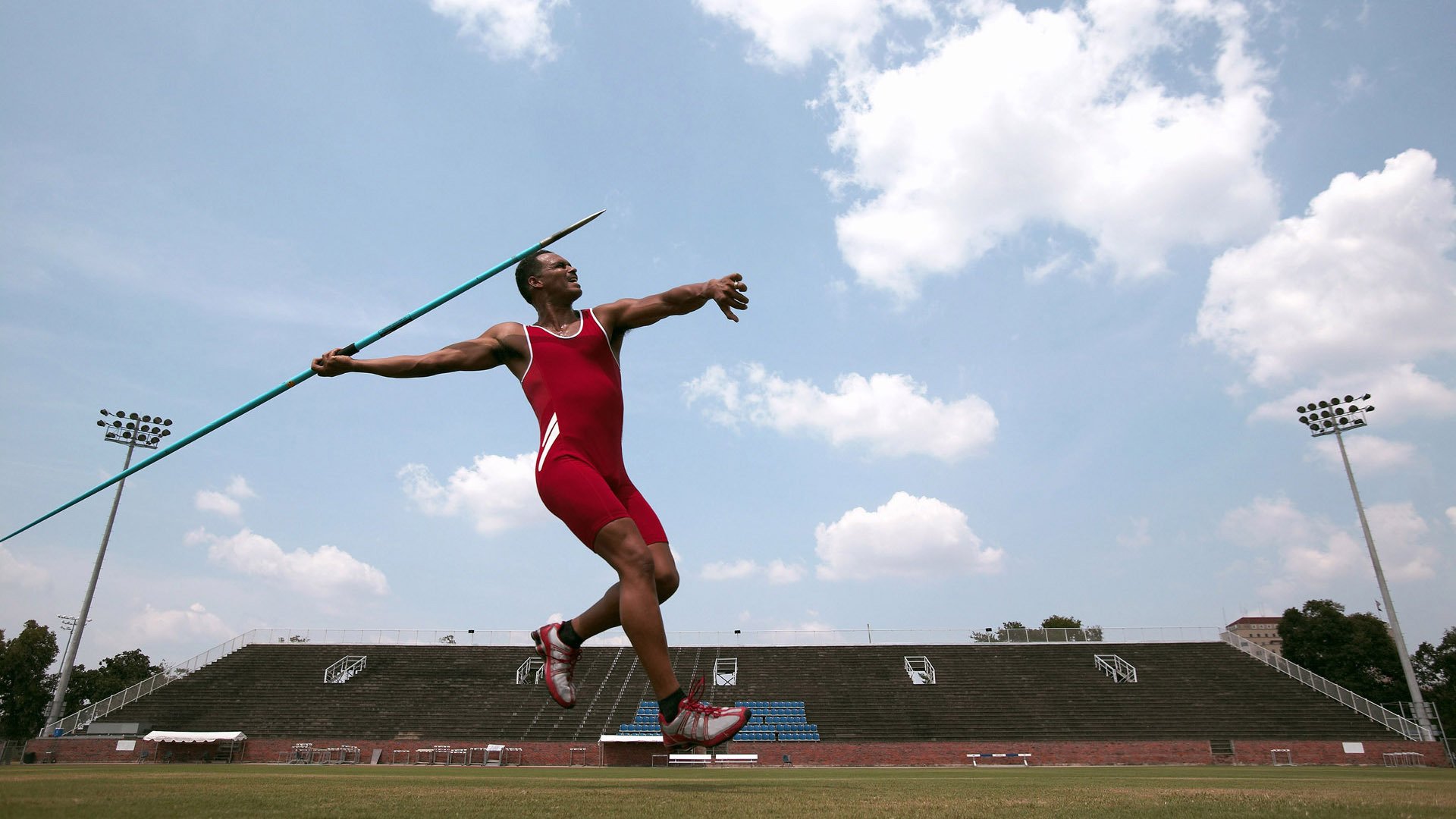 巴西舞步遭遇热带风暴，若日尼奥的优雅与哥斯达黎加的狂野救赎