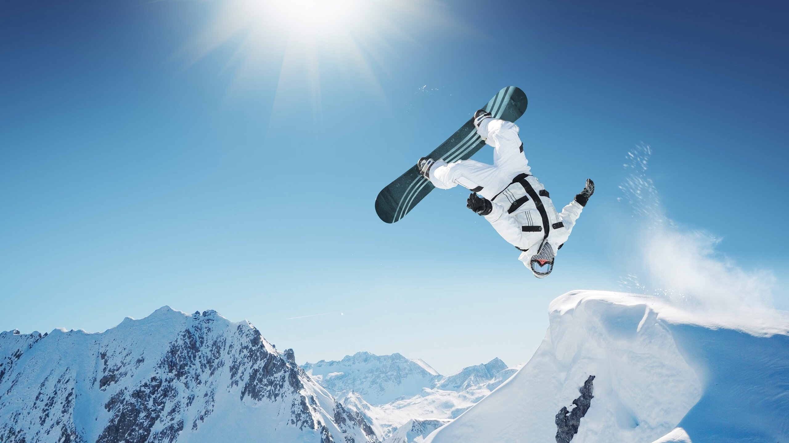 开云官网-墨尔本之刃，汉密尔顿在轮胎烟雾中切割出的胜利