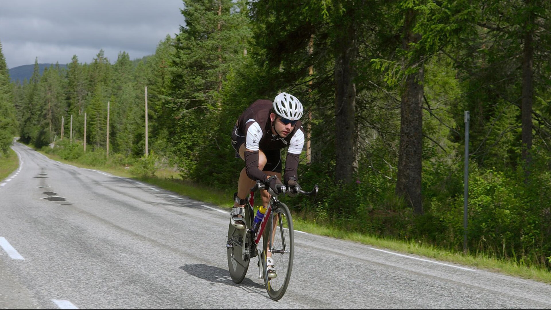 开云体育官方网站-绿军铁蹄下的逆袭者，西亚卡姆如何以一人之火，灼烧费城防线？